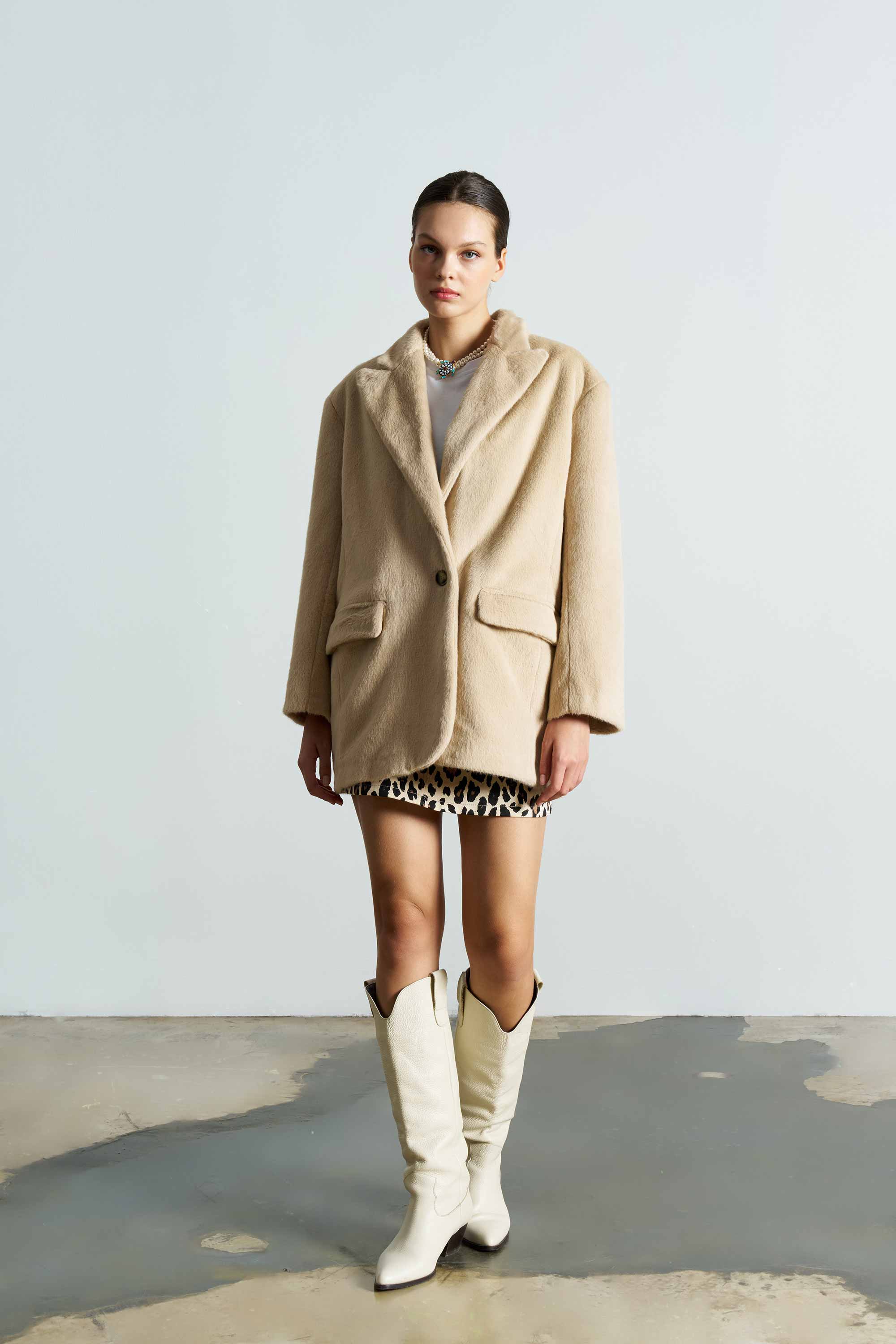 ASHER Yumoş Beige Short Coat