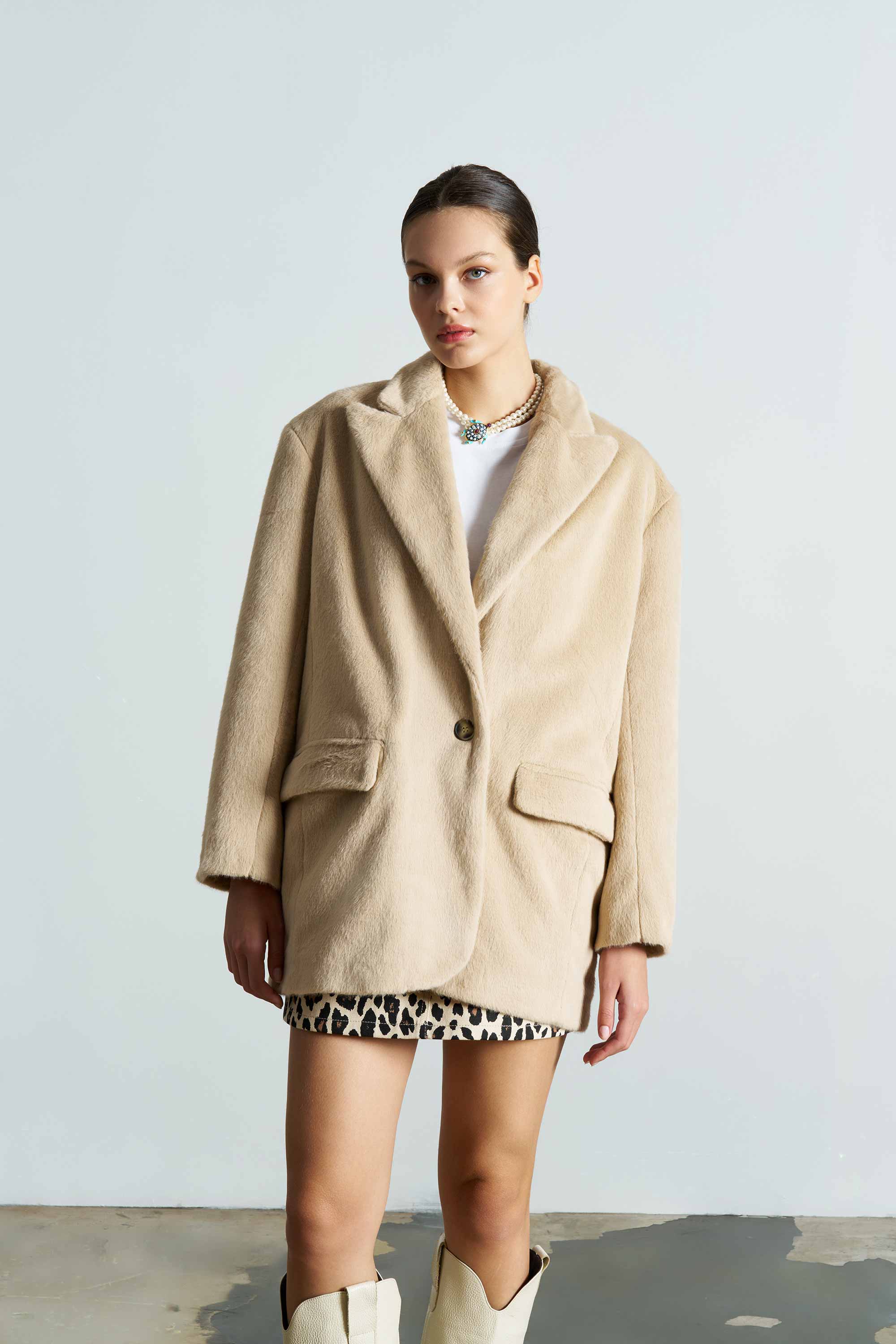 ASHER Yumoş Beige Short Coat