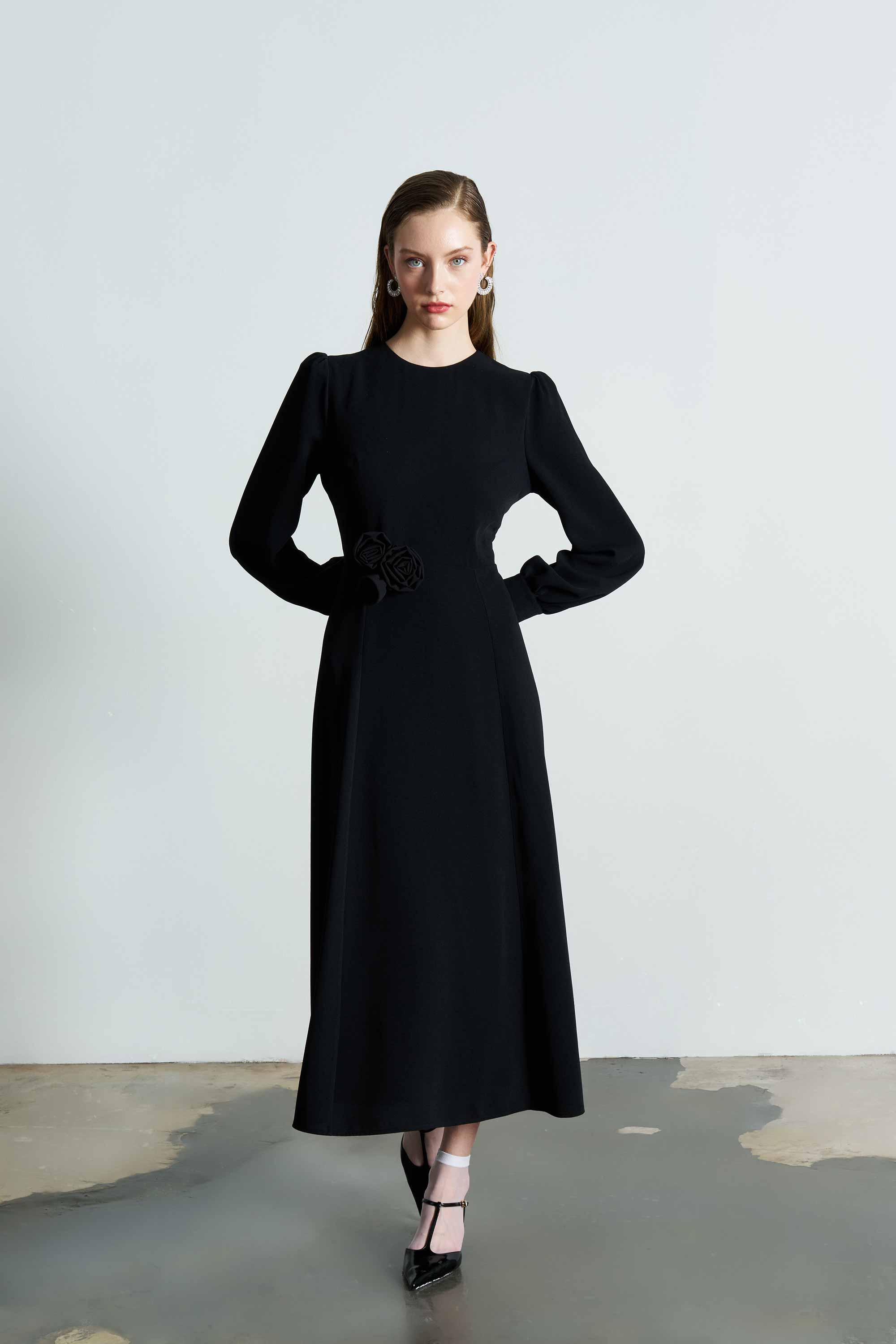 SOPHIE Midi Crepe Black Dress